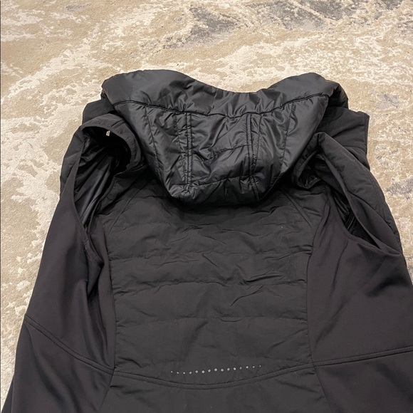 lululemon Another
Mile Vest Size 14 - Picture 12 of 16